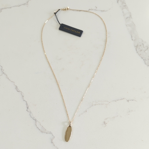 Ann Taylor Jewelry - Ann Taylor Gold Oval Pendant Necklace